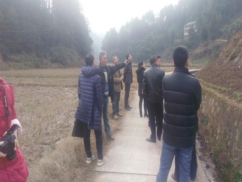 1��11�գ�����̬վ������Ϊ�鳤���е����������ڰ�����ʯ������˴嶽��