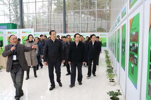 �ι��ִ�ũҵ�Ƽ�չʾ����