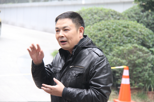 ��ũί�ɲ�ѧУУ�����پ��ֳ�����