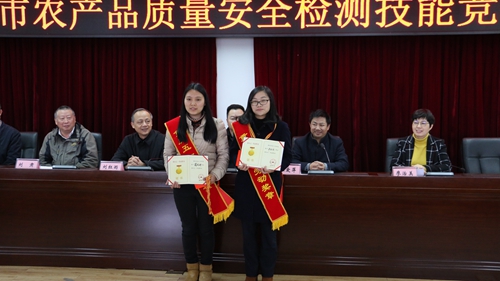 Ϊ��������һ�Ͷ����»���߰佱