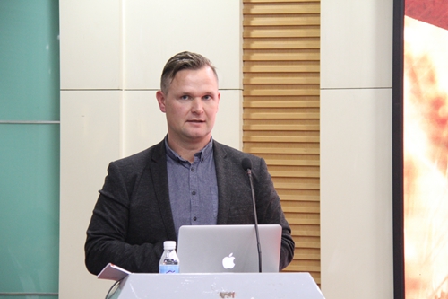 ˹�ߵ£��ൺ���ܾ���Brian Vinther��ר���ݽ�