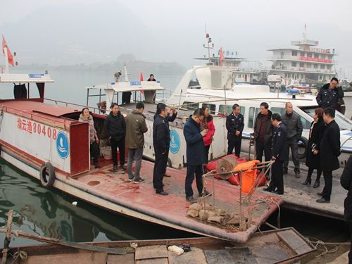 ����洬����ͣ����